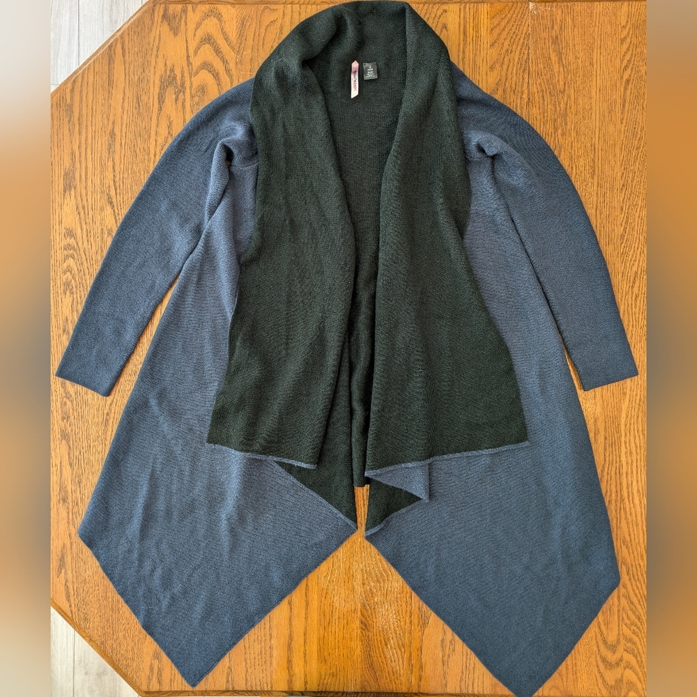 Elegant Two-Tone Women's Sweater